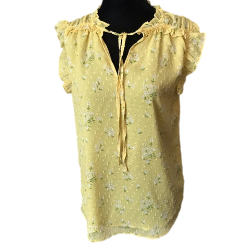 MADISON d’Amelie Paris pale yellow sleeveless feminine flowy blouse top. Crepe.